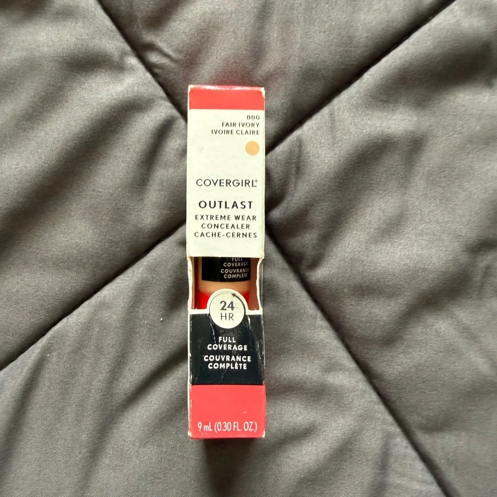 CoverGirl Outlast Concealer Women 9mL Fair‎ Ivory New Extreme Wear 24HR 800